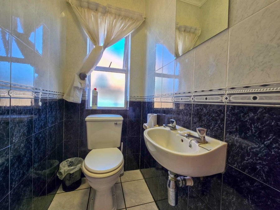 4 Bedroom Property for Sale in Stilbaai Wes Western Cape